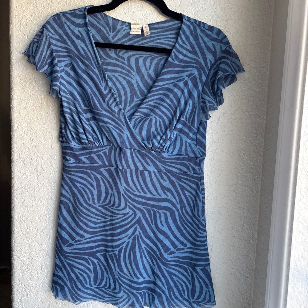 Sweet Pea Y2K Zebra Print Women L Top Blue Mesh V-Neck Flutter Sleeve Blouse
